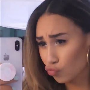 Meet your Posher, Becky